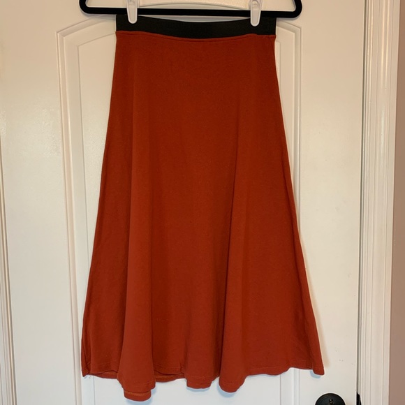 Zara Dresses & Skirts - Zara Midi Skirt